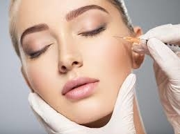 0.5 ml de remplissage cutané à l' acide hyaluronique Juvederm pour augmentation des fesses
